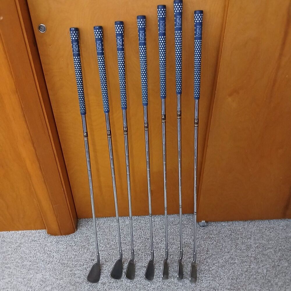 Square Two SZ Iron Set 4–10 (wedge) Right Handed Men’s Regular Flex Steel Shafts